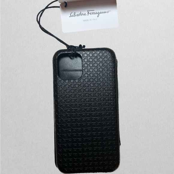 NWT Monogram Flip Phone Case
